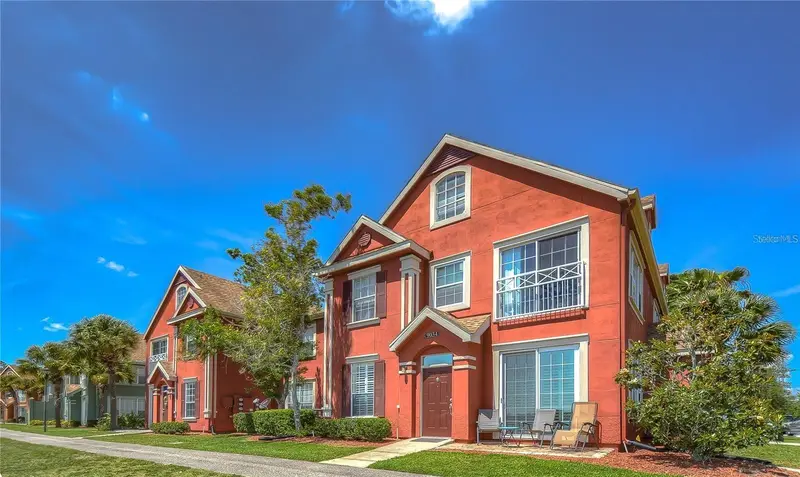 9034 Lake Chase Island Way #9034, FL