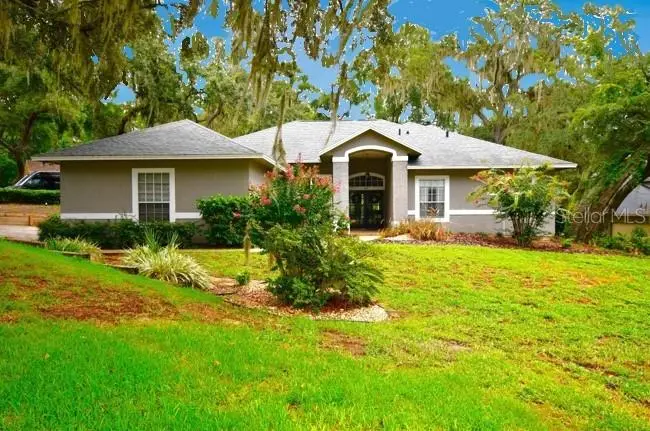 1810 Tournament Dr, FL