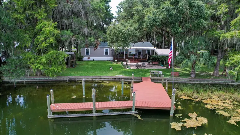 9065 W Lakeview Ct, FL