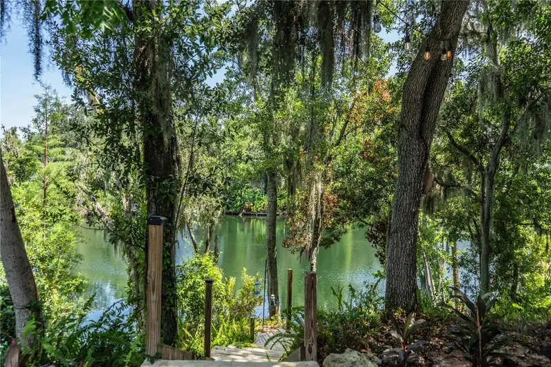 950 Lake Cove Trl, FL