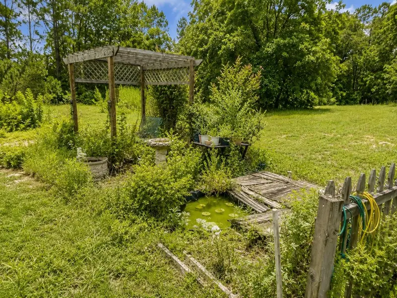 2221 Daffodil Ave, FL