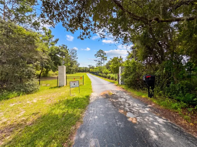 1 Cunningham Ln, FL