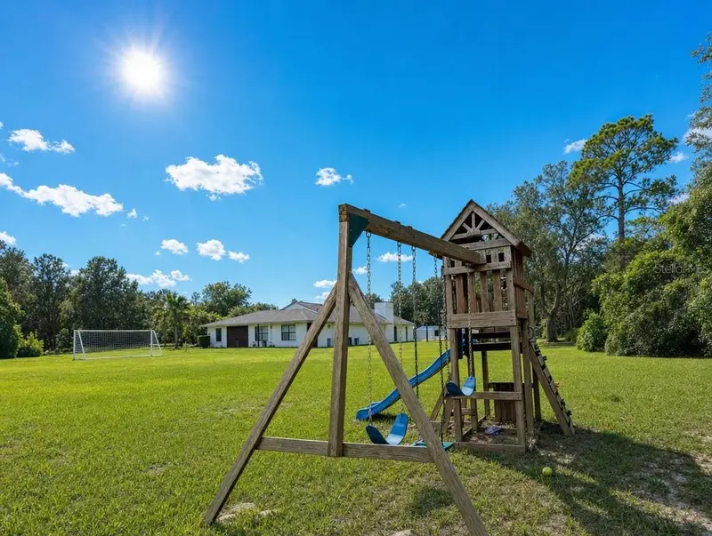 1 Cunningham Ln, FL