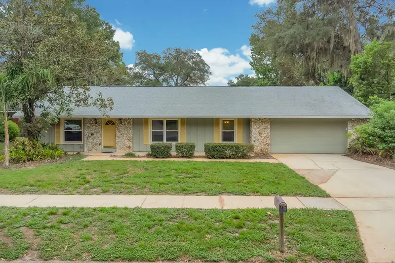 Sweetwater Oaks listing