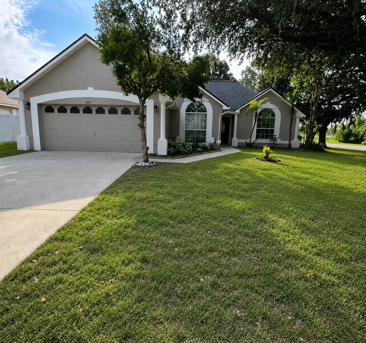 1901 Ashley Oaks Ct, FL