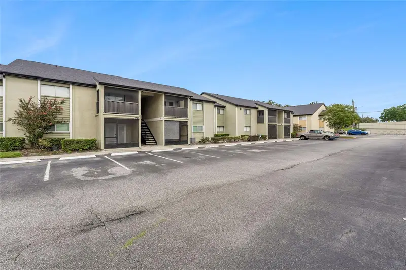 904 Lake Destiny Rd #H, FL