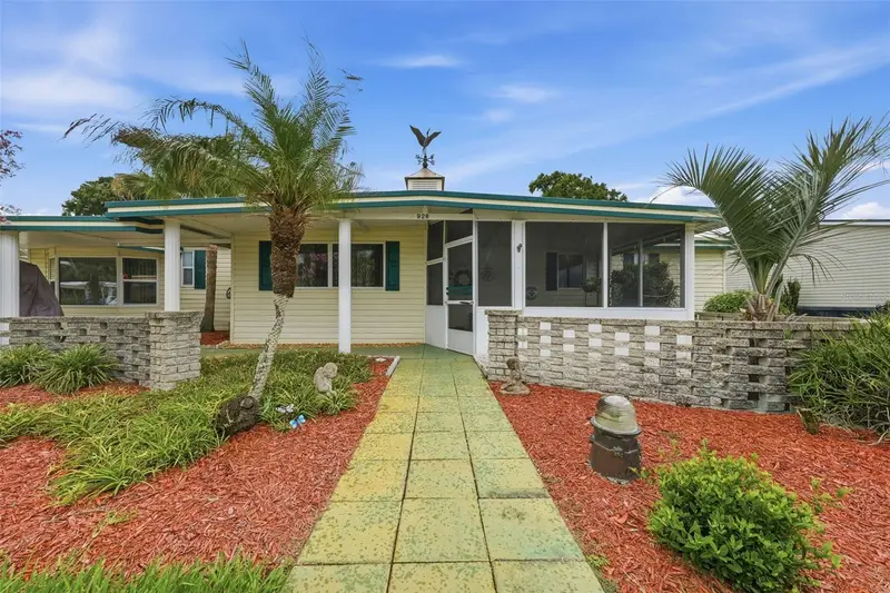 928 Morningview Dr, FL