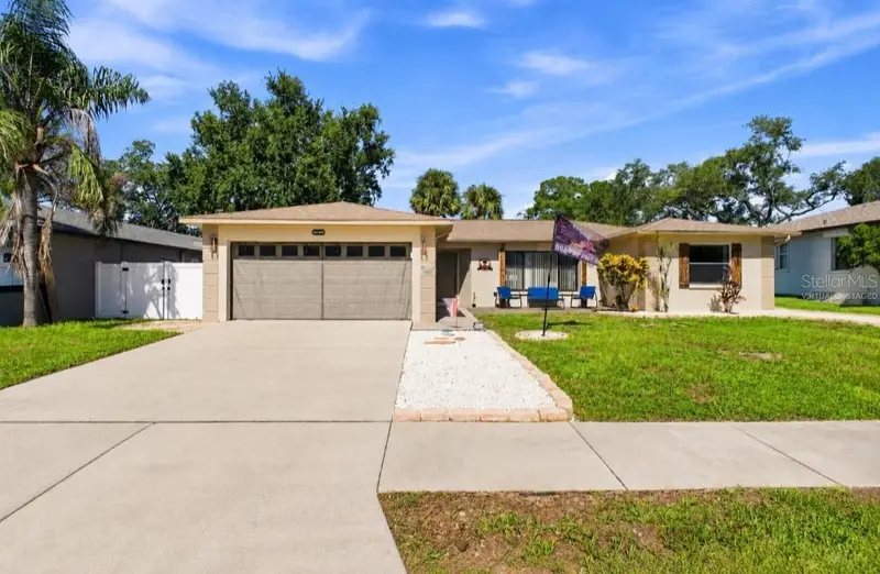 1830 Willow Oak Dr W, FL