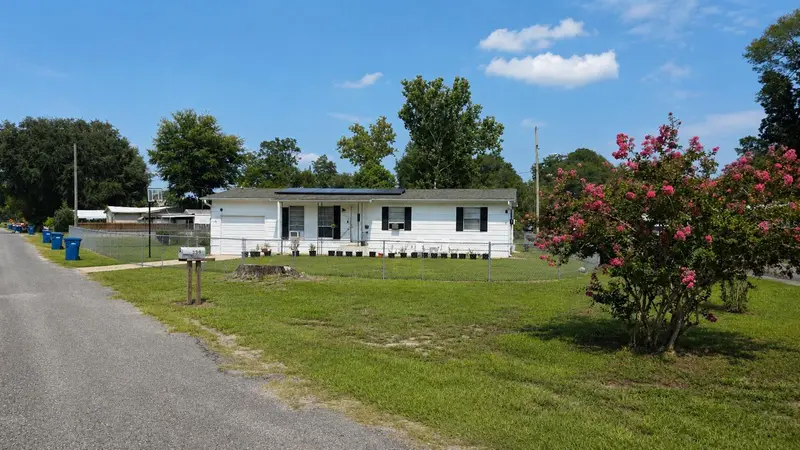 354 Park Dr, FL