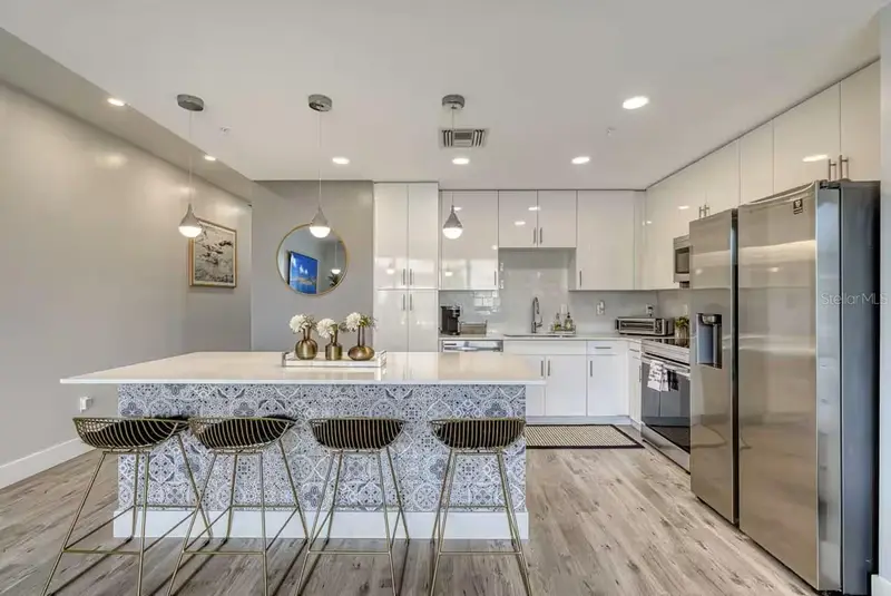 1709 N Tamiami Trl #220, FL