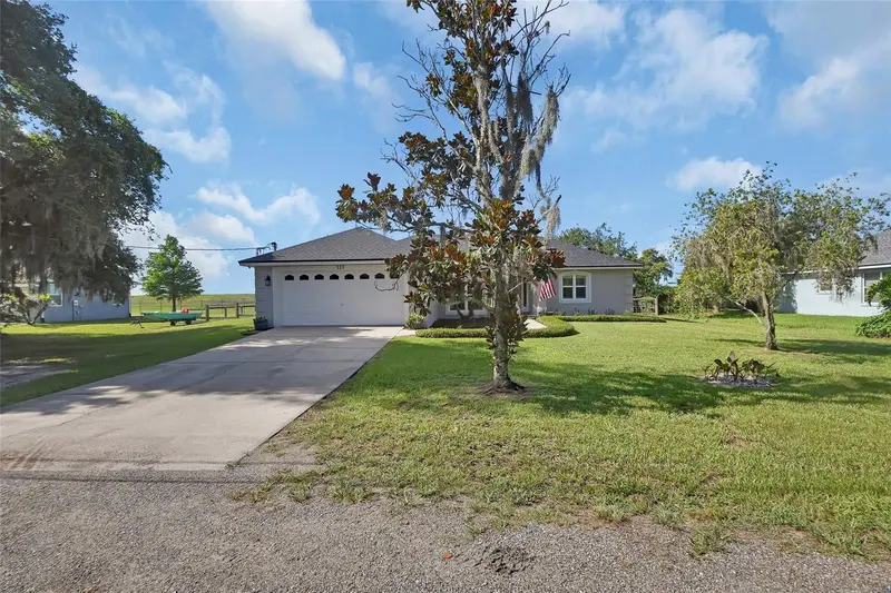 523 Konomac Lake Dr, FL