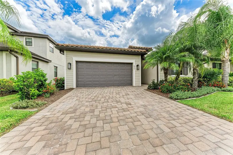 621 Fire Bush Ct, FL