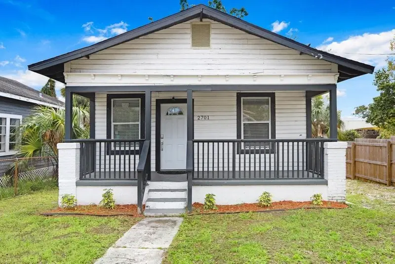 2701 E Columbus Dr, FL