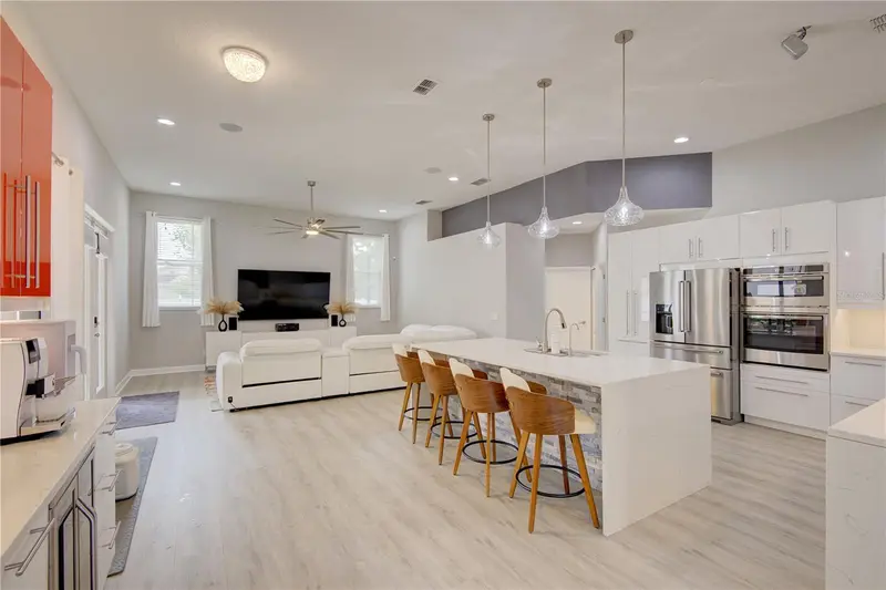 2407 Foliage Oak Ter, FL