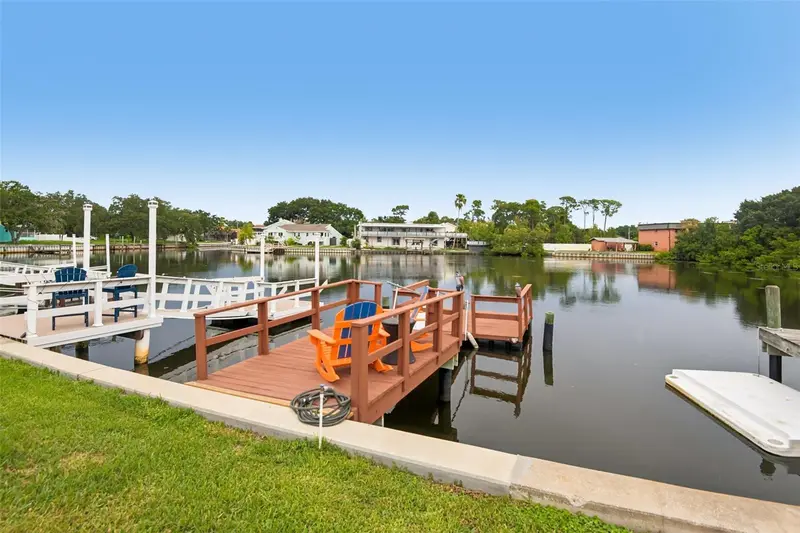 609 Westwinds Dr #4, FL