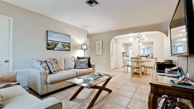 507 Madison Ct, FL