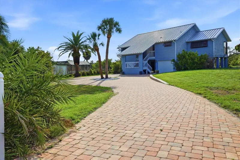 1649 Manor Rd, FL