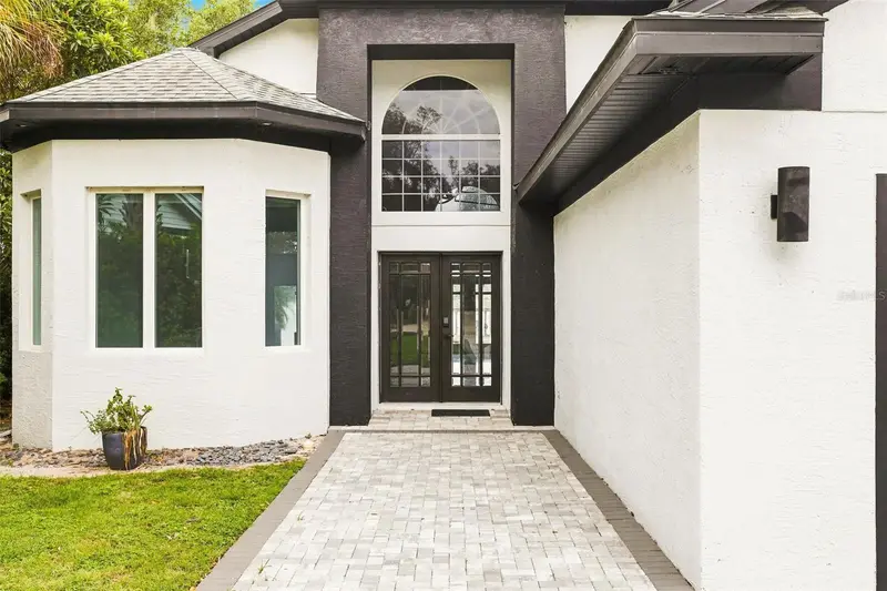 673 Lake Harbor Cir, FL