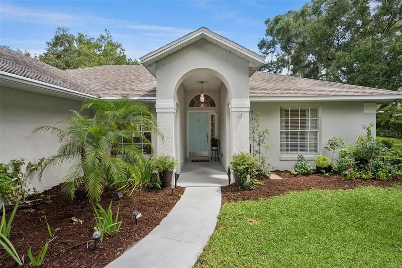 613 Huron Pl, FL