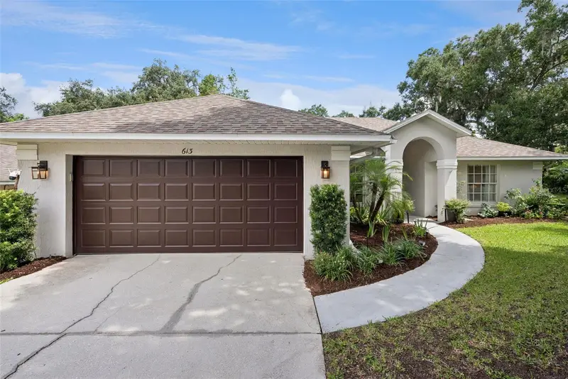 613 Huron Pl, FL