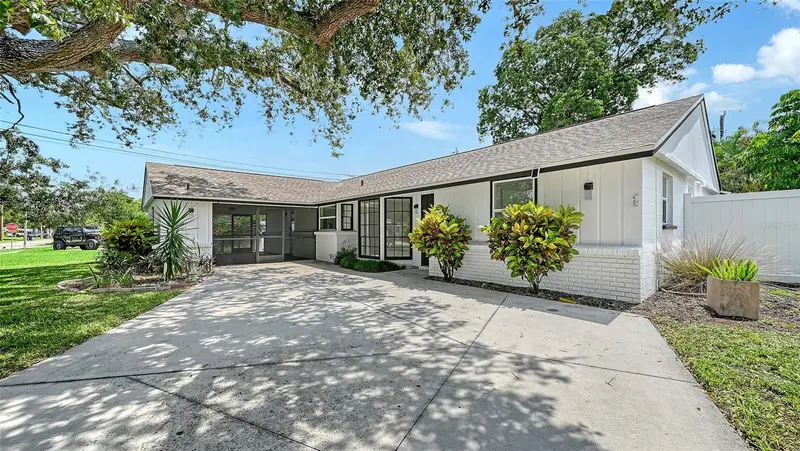 6711 S Lockwood Ridge Rd, FL