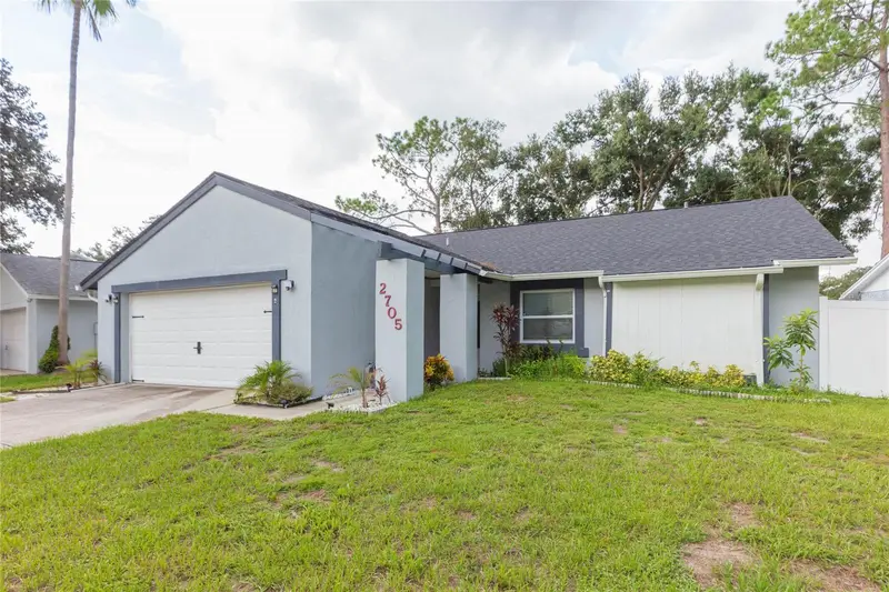 2705 Lakeville Dr, FL