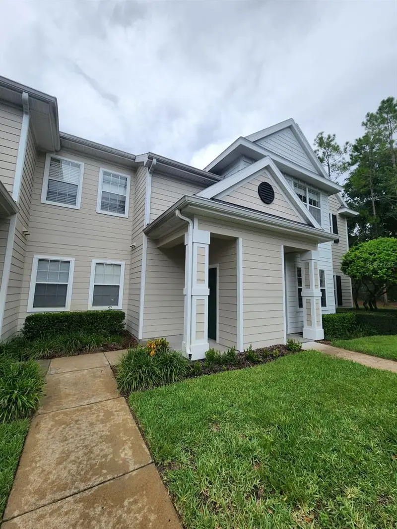 142 Southern Pecan Cir #204, FL