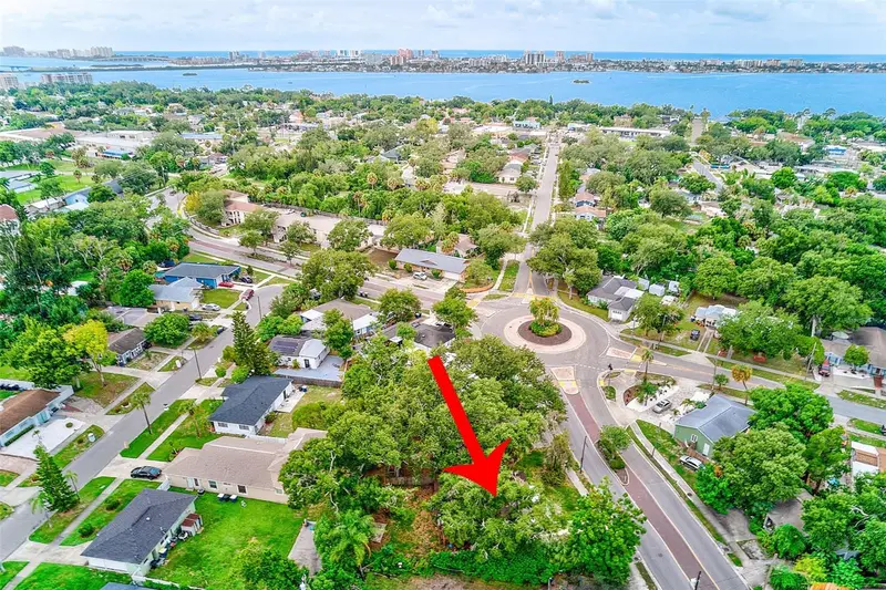 1011 Fairmont St, FL