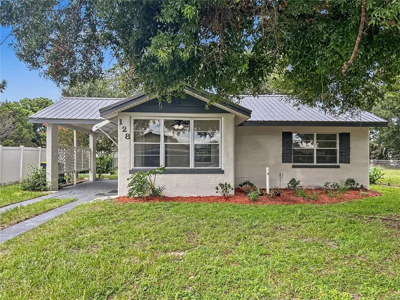 128 Center St, FL