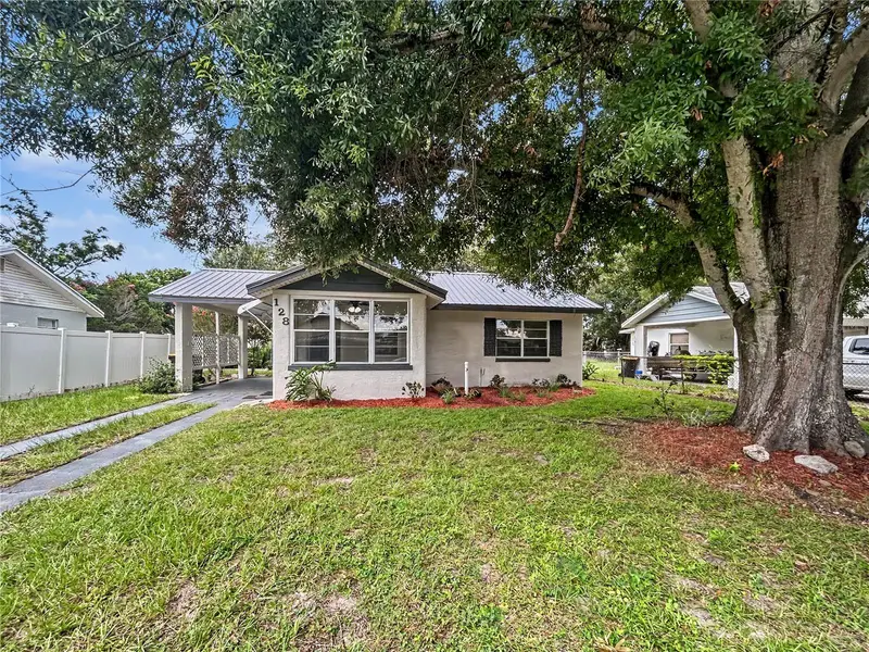128 Center St, FL