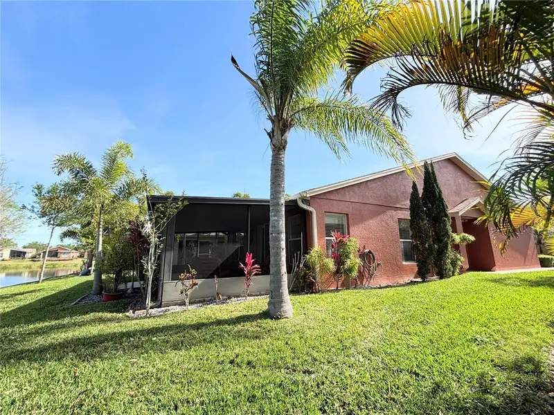 585 Grand Canal Dr, FL