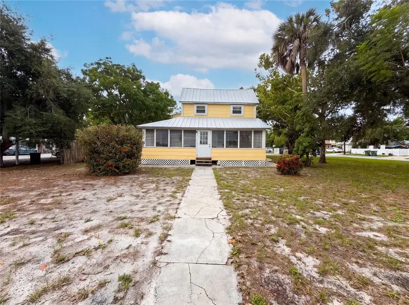 2231 9th Ave W, FL