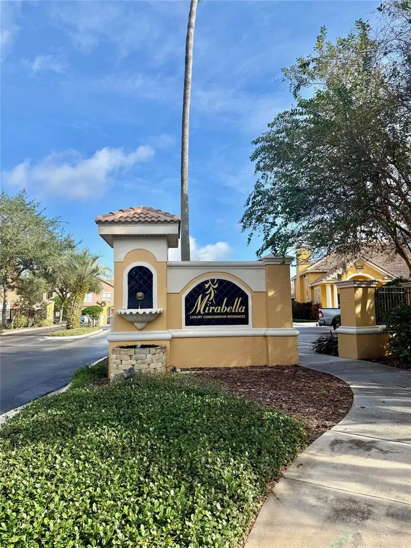 8848 Villa View Cir #206, FL
