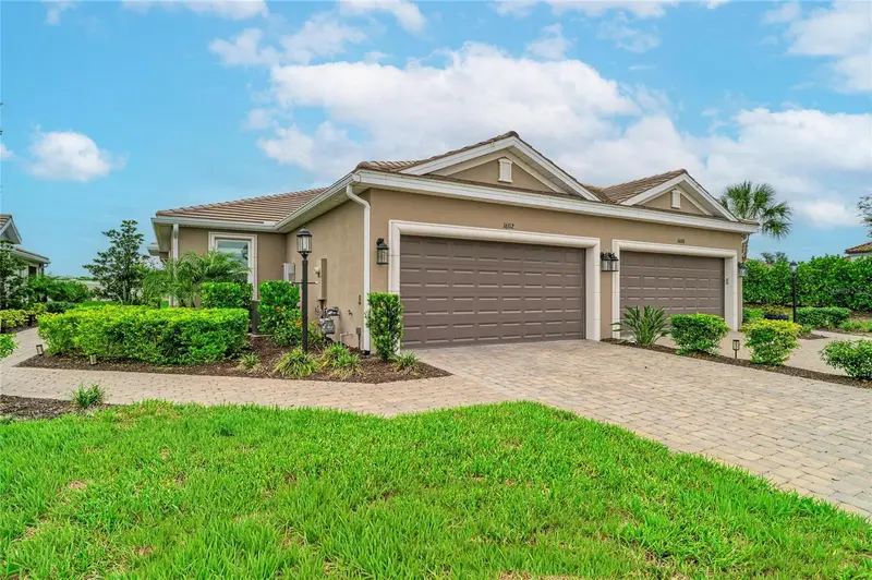 16112 Isola Pl, FL