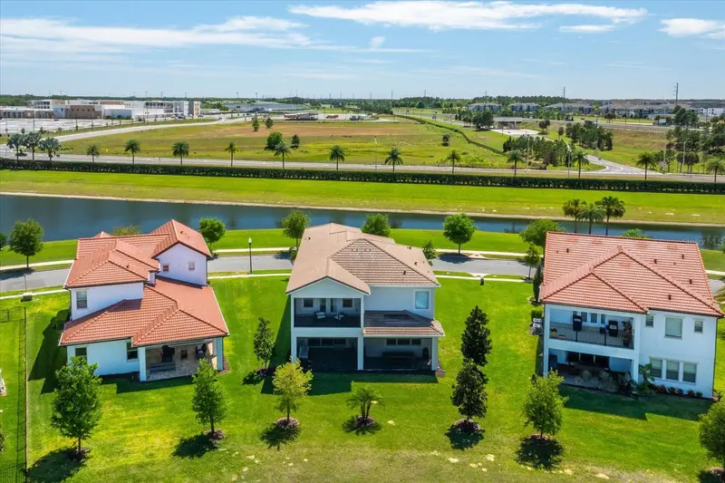 8222 Topsail Pl, FL
