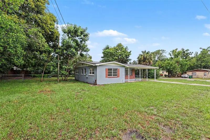 8101 N 17th St, FL
