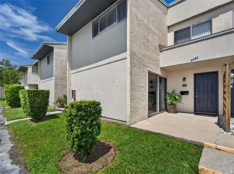 1131 Longfellow Rd, FL