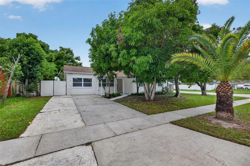 9001 Arndale Cir, FL