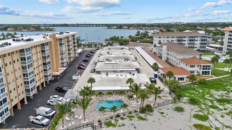 1205 Tarpon Center Dr #E2, FL