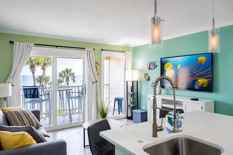 2506 N Rocky Point Dr #331, FL