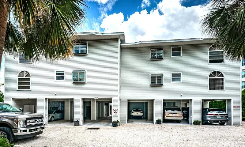 20019 Gulf Blvd #9, FL
