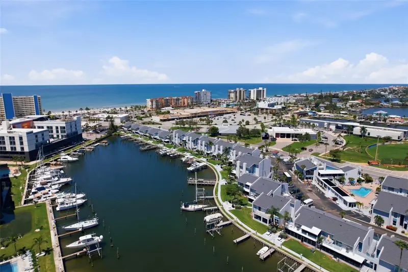 175 Medallion Blvd #F, FL