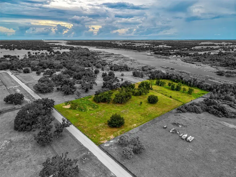 26217 39th Pl E, FL