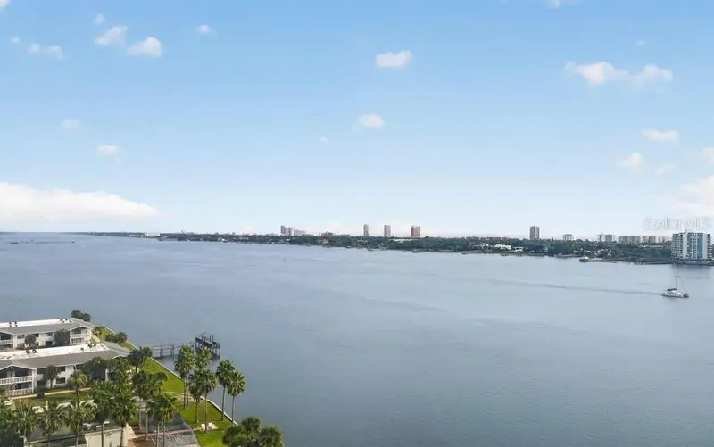 241 Riverside Dr #1204, FL