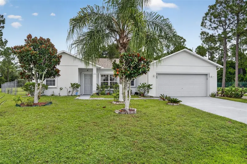 925 Gillingham Ct, FL