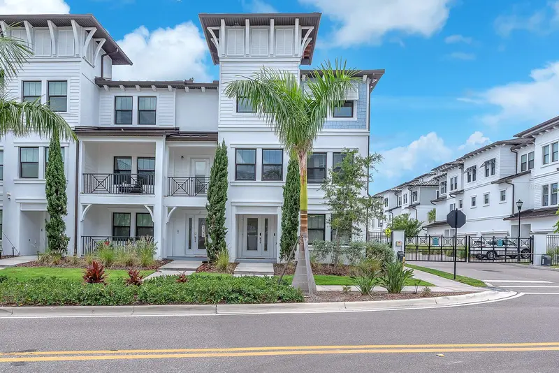 5351 Bridge St #16, FL