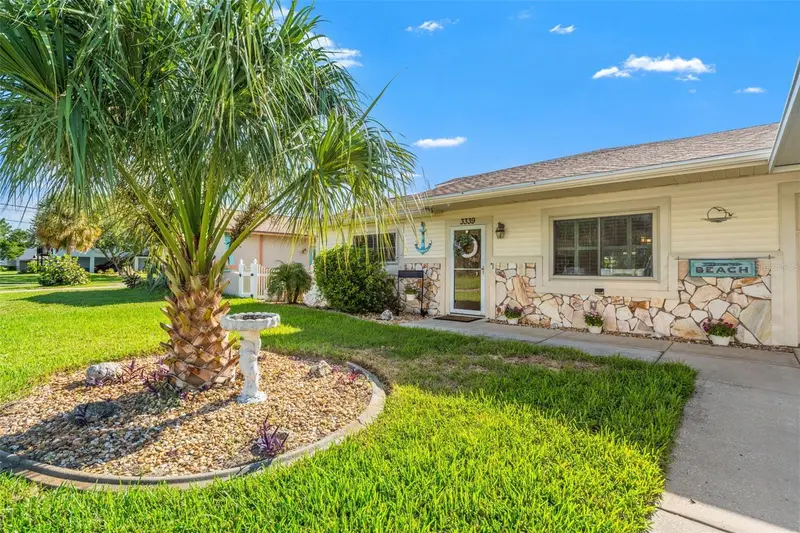3339 Poinsettia Dr, FL