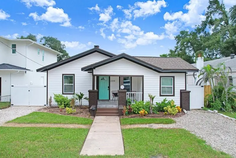 209 W Hiawatha St, FL
