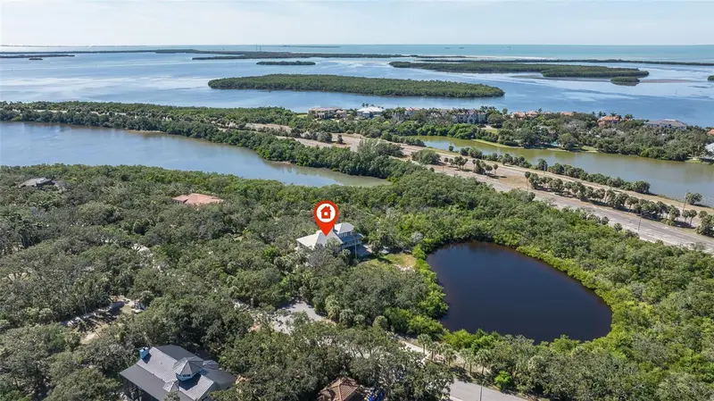 2000 Bayview Dr, FL