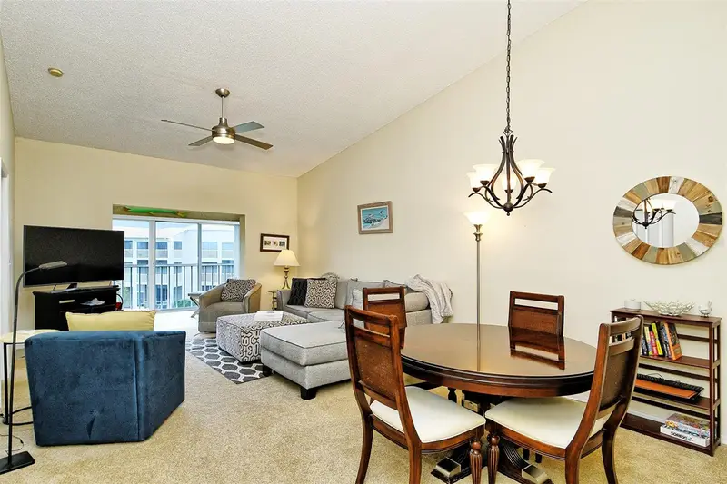 9610 Club South Cir #4302, FL